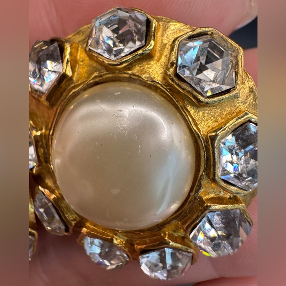 ‼️FINAL PRICE‼️ LOT 1108 24K gold plated CHANEL vintage clip on earrings - Picture 6 of 17